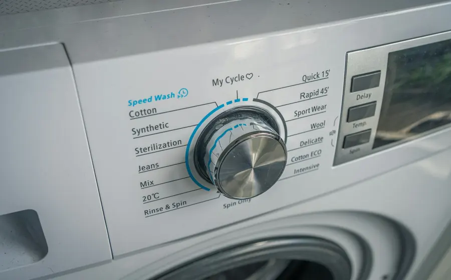 Panel de control de lavadora con código de error