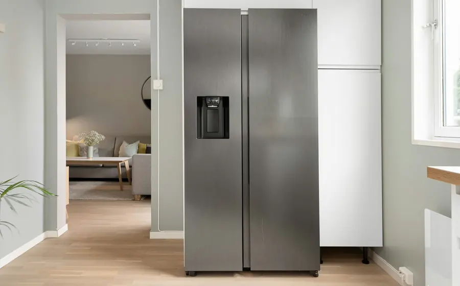 Refrigerador side by side en una cocina